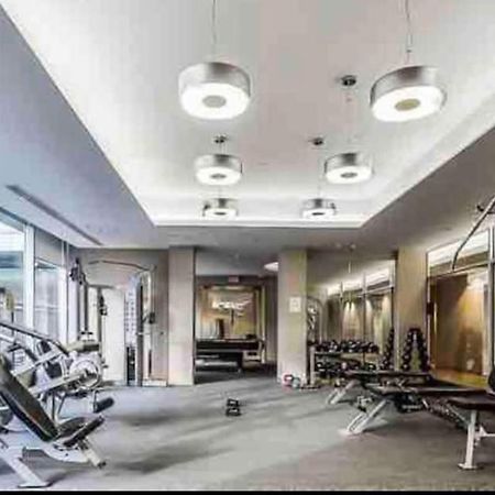 Beautiful Unit In Heart Of Downtown Toronto Apartment Екстериор снимка