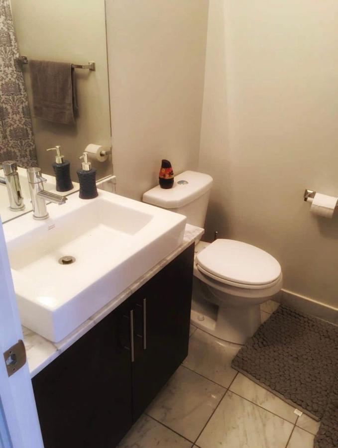 Beautiful Unit In Heart Of Downtown Toronto Apartment Екстериор снимка